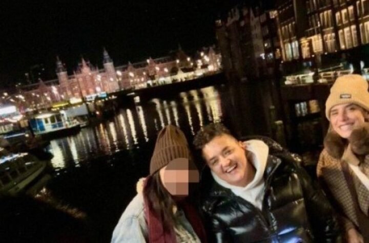 MARIJA ŠERIFOVIĆ I JOVANA PAJIĆ UHVAĆENE U "GRADU GREHA"! Pevačice se prepustile uživanju, sa njima JOŠ DVE ŽENSKE OSOBE! (FOTO)