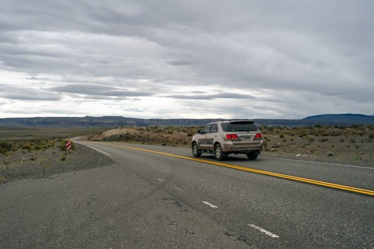 MISTERIJA NA GRANICI! Auto bez tablica dve godine NEPOMIČAN STOJI kod Trbušnice – vlasnik NESTAO bez TRAGA, a vozilo NIKO NE SME DA PIPNE?