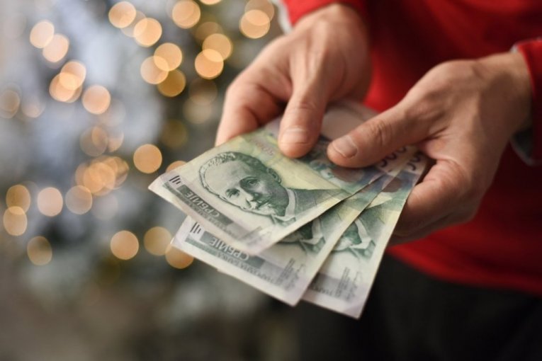 MLADIMA PO 130.000 DINARA! Ova srpska opština nagrađuje najbolje studente, proverite ko ima pravo na novčanu podršku!