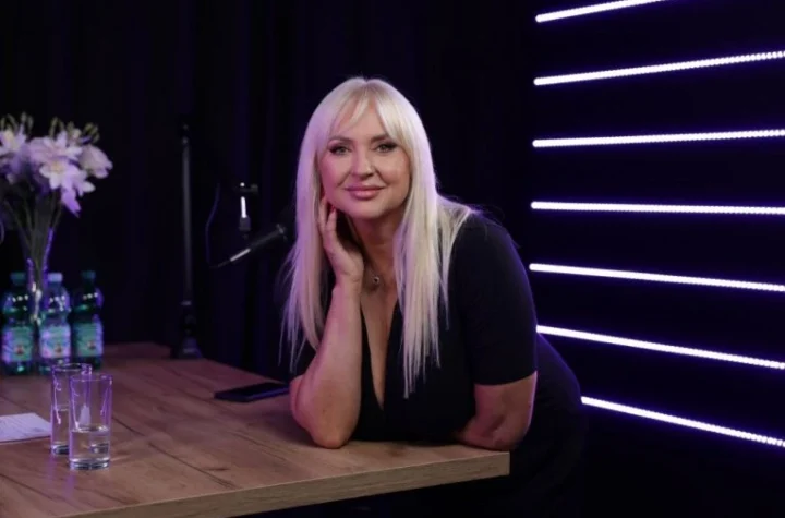 MUŽ GLEDAO KAKO SE SKIDA PRED SRBIMA! Velika ispovest striptizete Šane!