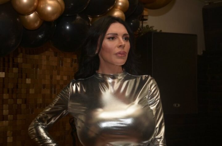 NAŠA PEVAČICA KOJA SE BAVI PROSTITUCIJOM PUŠTENA NA SLOBODU! Prvo oglašavanje Elektre Elit nakon izlaska iz zatvora!