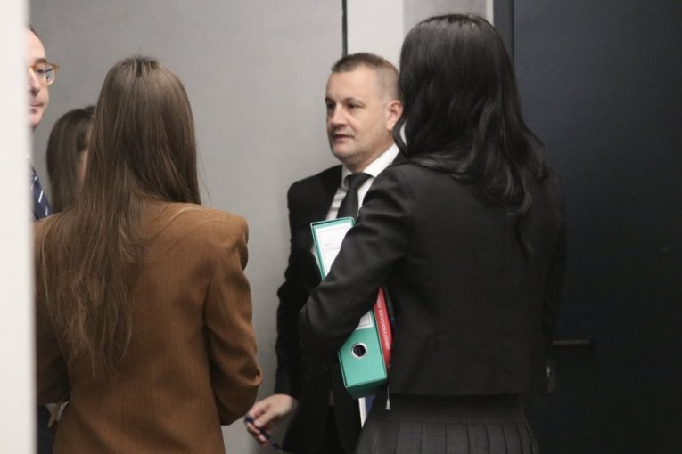 NEMA KRVAVIH ŠAKA I NEREDA BLOKADERA! U Pucnjavi u Kanadi ubijeni učenici, građani i država samo tuguje - kako i jedino dolukuje!