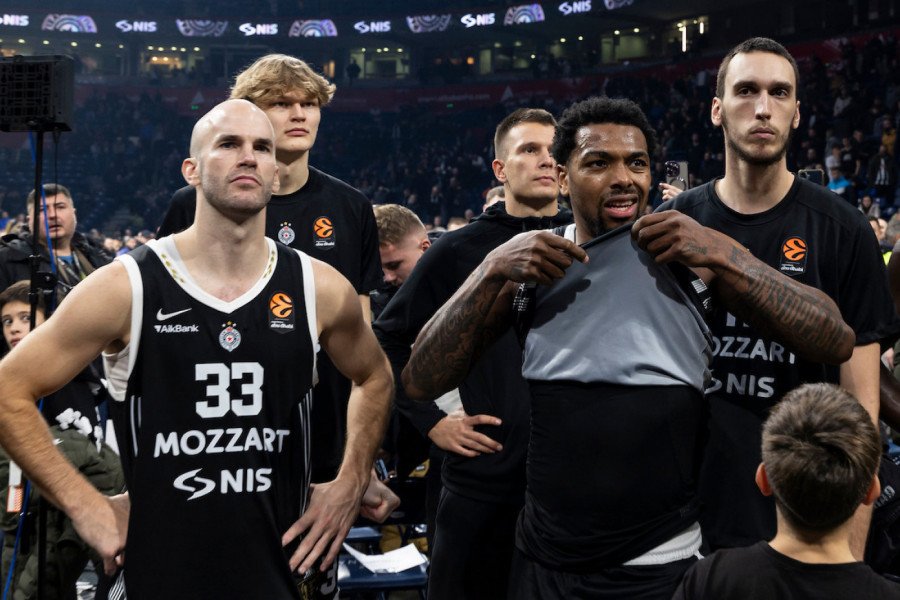 ON JE SKROZ BESKORISTAN! Žestok udar na košarkaša Partizana: Čovek je najveći fijasko Evrolige!