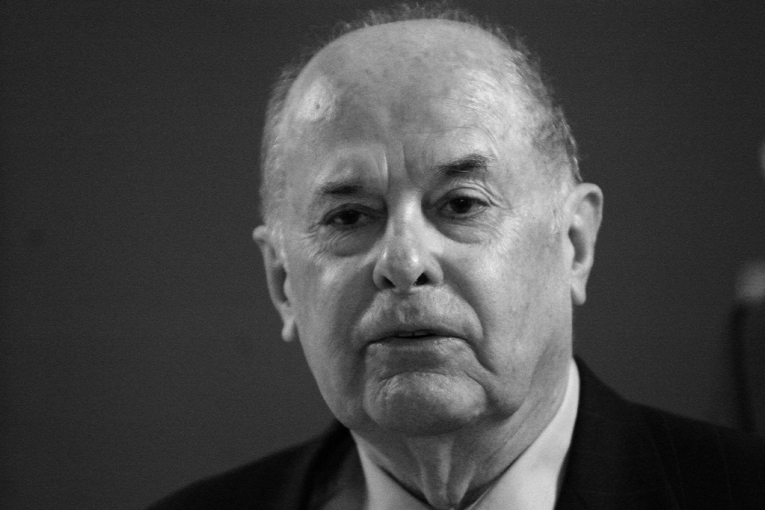 OPROŠTAJ OD LEGENDARNOG DIPLOMATE: Komemoracija Vladislavu Jovanoviću biće održana u Domu Narodne skupštine!