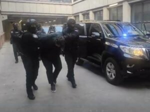 OTKRIVAMO! EVO KAKO JE KRAVICA, GLAVNI "VRAČARAC", OTIŠAO IZ DELIJA MEĐU GROBARE! Sve se dogodilo nakon tuče s advokatima!