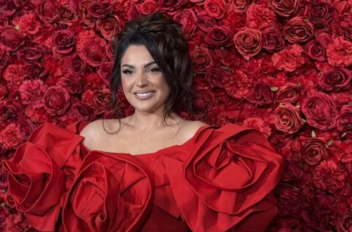 Nadica Ademov na promociji albuma "Milostinja"