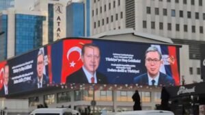 OVAKO SE POŠTUJE VUČIĆEVA SRBIJA! U Ankari istaknuti bilbordi sa porukom na srpskom jeziku 'Dobro došli u Tursku'