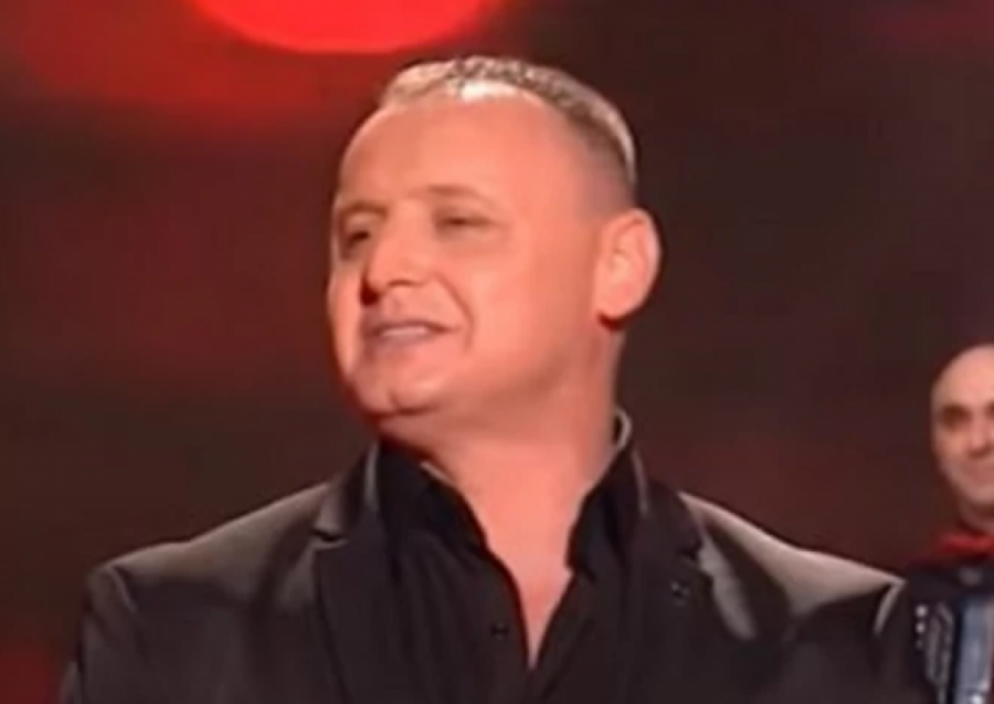 PEVAČ "GRANDA" IZVRŠIO SAMOUBISTVO: Zatekli ga OBEŠENOG u spavaćoj sobi, brat se tada SLEDIO od STRAVIČNE SCENE! (FOTO)