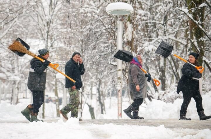 POTOP NA ZAPADU ZEMLJE! Poplave, klizišta i orkanski vetar prave PUSTOŠ!