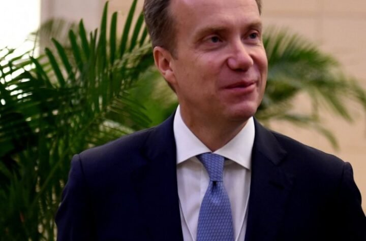 POTRES U VRHU SVETSKE ELITE! Prvi čovek Davosa podneo OSTAVKU zbog veza sa Epstajnom!