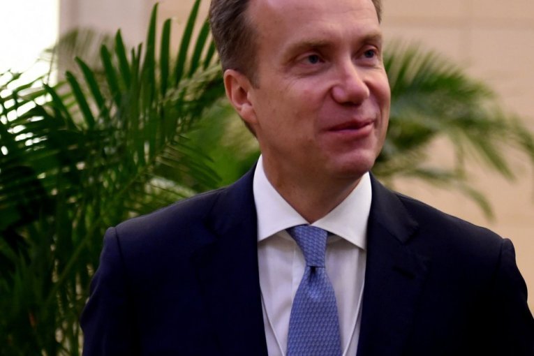 POTRES U VRHU SVETSKE ELITE! Prvi čovek Davosa podneo OSTAVKU zbog veza sa Epstajnom!