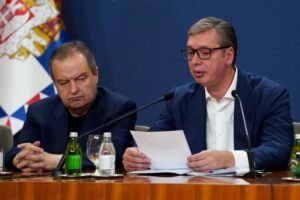 PREDSEDNIK VUČIĆ OBILAZI IVICU DAČIĆA! Ministru policije konstatovana obostrana upala pluća!
