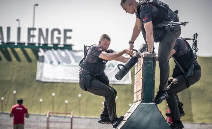 RAME UZ RAME SA ELITOM SVETA! Pripadnici srpske policije potvrdili da znanje, disciplina i snaga nemaju granice