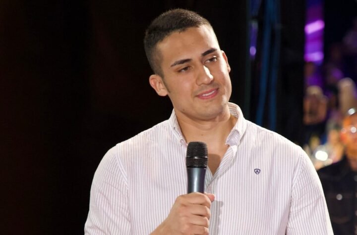 RANI RADOVI MURATA ASLYGUZINA! Isplivale njegove slike iz mladosti, izvajano telo u prvom planu! Da li biste ga prepoznali?! (FOTO)