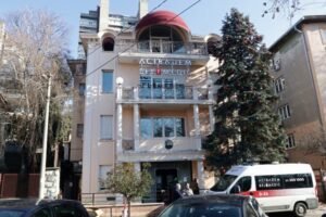 RASULO U PORODILIŠTU "ADŽIBADEM BEL MEDIK" NA VOŽDOVCU! Za tromb davali dva različita leka!