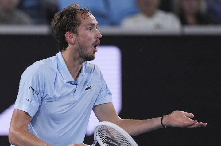 RUS PRVI FINALISTA: Danil Medvedev će se boriti za trofej na turniru u Dubaiju