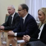 SJAJNE VESTI ĆE OBRADOVATI GRAĐANE NA INICIJATIVU PREMIJERA MACUTA: VMA i Vlada Srbije smanjuju liste čekanja za operacije kuka i kolena! (FOTO)