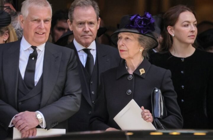 SKANDAL TRESE VELIKU BRITANIJU! Bivši princ Endru je PRVI član britanske kraljevske porodice koji je UHAPŠEN za 400 godina, miljenik majke postao problem!