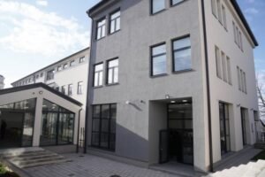 Gimnazija u Mladenovcu