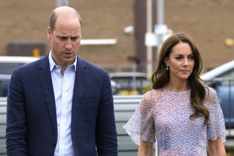 SLUČAJ PEDOFILA EPSTAJNA DRMA KRALJEVSKU PORODICU! Prvi put se OGLASILI princ Vilijam i princeza Kejt, evo šta su poručili