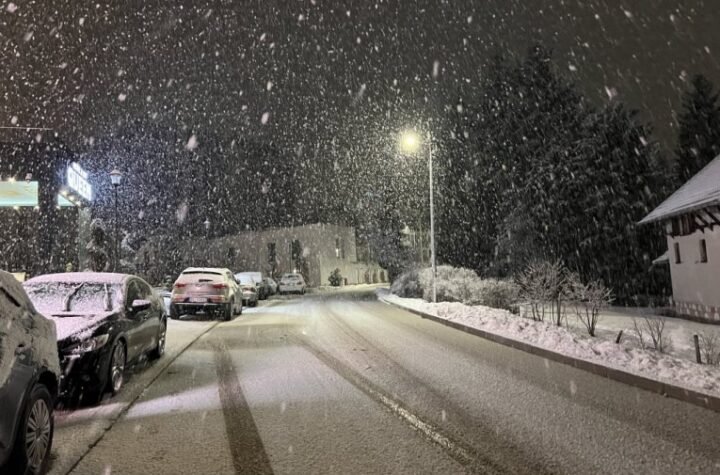 SNAŽNA MEĆAVA NA ZLATIBORU! Sve zabelelo od snega - SLEDI ZABRANA SAOBRAĆAJA? (FOTO)