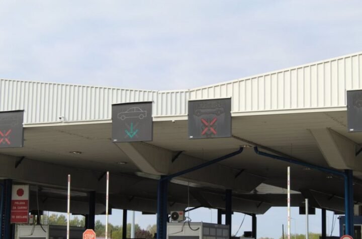 SRBI NE ZNAJU ŠTA DA ČINE ZBOG NOVIH ESS SISTEMA: U koju traku stati na granici, a da ne platite kaznu ili da vas ne vrate na začelje kolone!