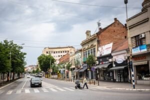 SRBIJA SE MASOVNO SELI IZ PRESTONICE? Otkrivena tri grada gde je život duplo jeftiniji, a stan se kupuje za ČETIRI nedelje! (FOTO)