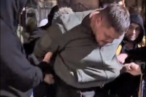 ŠTIMCU PRETI ROBIJA?! Prekršio strogu zabranu suda, pojavio se u Orašcu i održao govor: Policija hitno obaveštava Viši sud, ČEKA GA PRITVOR?