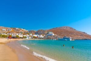 SVI BI U GRČKU, ALI DA LI IMATE OVOLIKO PARA? Objavljen detaljan cenovnik za leto: Ručak 20 evra, a evo koliko košta najjeftiniji apartman!