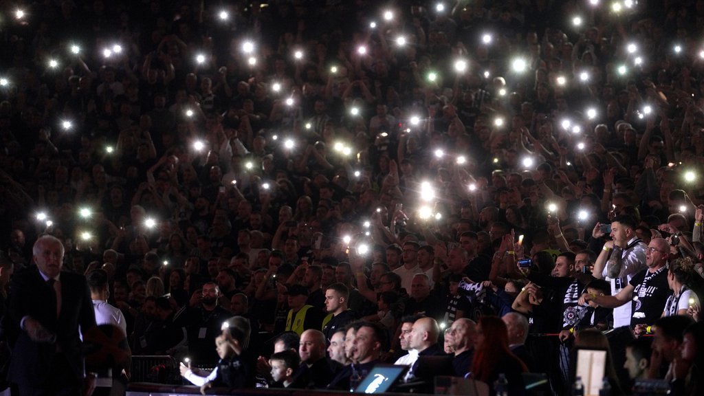 Skandalozno! Navijači Fenera podigli skandalozan transparent protiv Partizana u Evroligi: Svi ste vi turski...