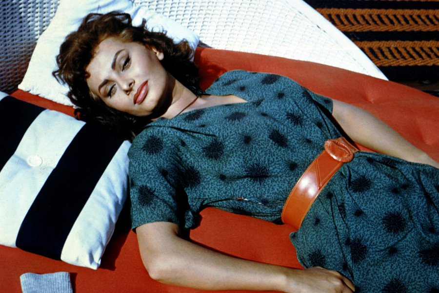 Šta se krije iza vrata raskošne VILE SOFIJE LOREN: Živela je kao u filmu, dom dostojan kraljice sada se prodaje (FOTO)