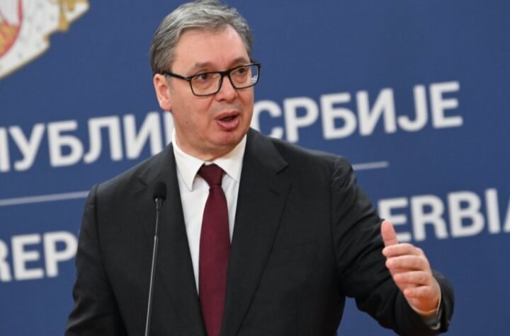 TAČNO U PODNE! Vučić sutra uručuje odlikovanja povodom Dana državnosti - Sretenja!