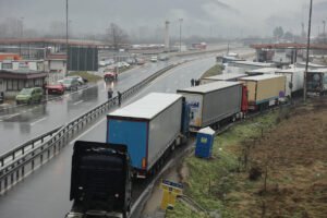 TOTALNI KOLAPS NA GRANICAMA: Gde god da krenete, čekaćete satima, naoružajte se strpljenjem, trebaće vam!