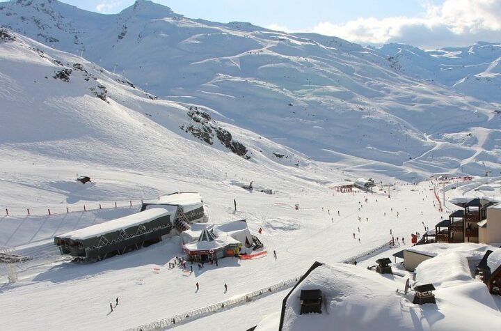 TRAGEDIJA NA SKIJANJU: Otac poginuo pred očima sina u stravičnoj lavini, spasioci ga tražili sat vremena!