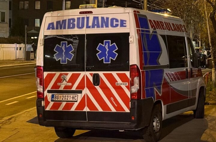 Teško povređena jedna osoba: Jeziv udes u Zemunu