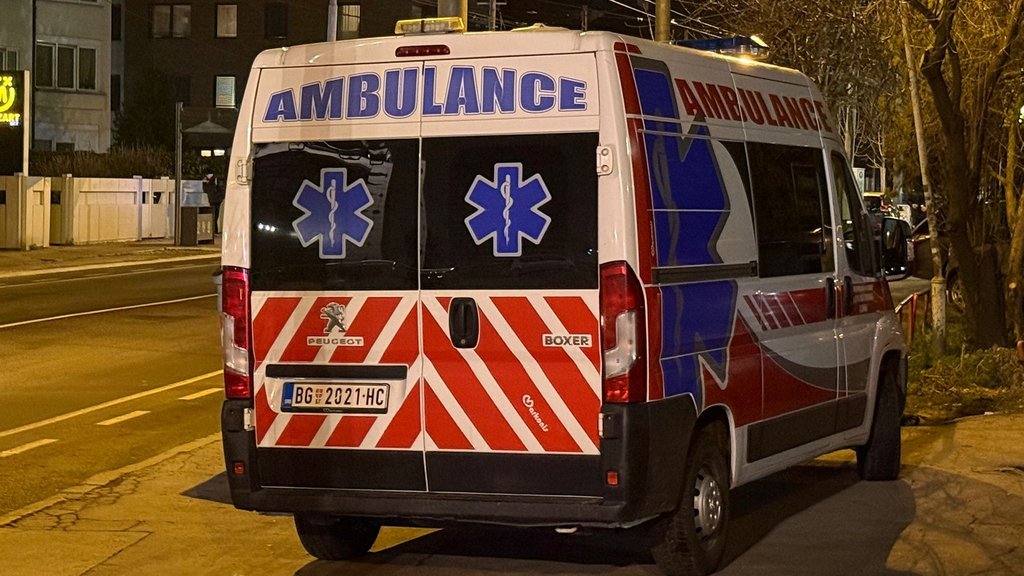 Teško povređena jedna osoba: Jeziv udes u Zemunu