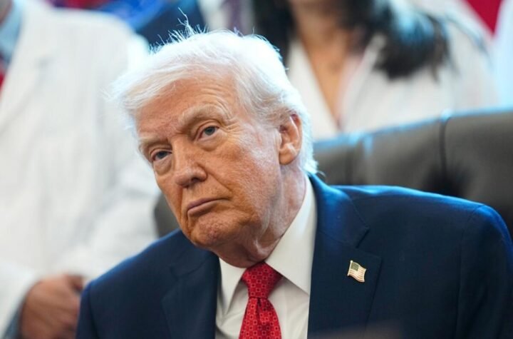 Tramp šalje još jedan nosač aviona na Iran: Sprema se haos ako propadnu pregovori!