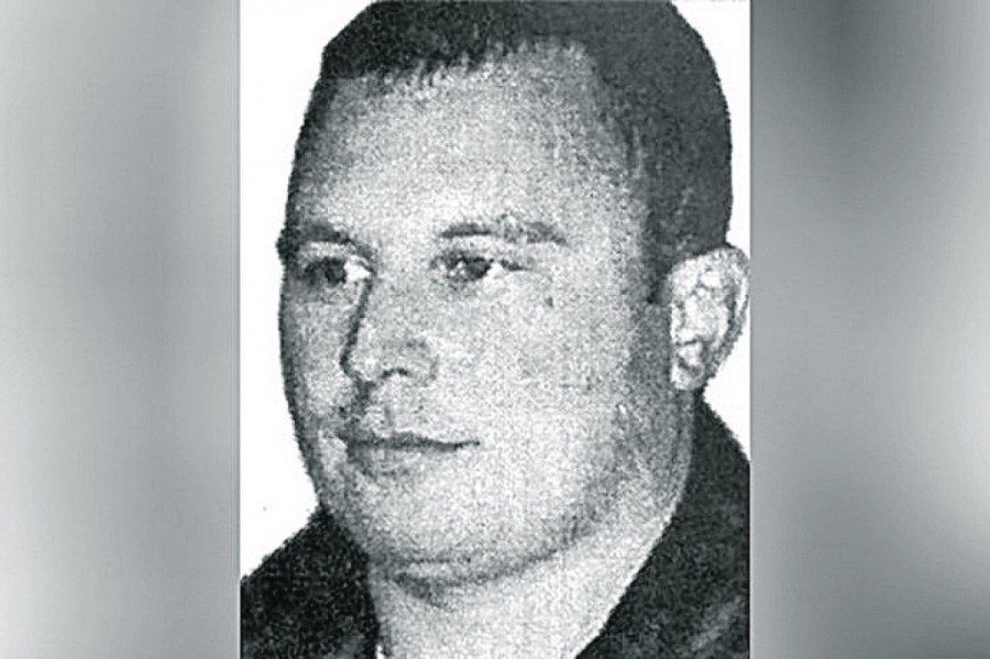 U RADOMANA ISPALJENO 25 METAKA U GARAŽI NA NOVOM BEOGRADU! Ovom likvidacijom započet rat klanova - "ŠKALJARAC" IZREŠETAN TADA IZ AUTOMATSKOG ORUŽJA SA PRIGUŠIVAČEM, UBICA POBEGAO U ŠPANIJU!