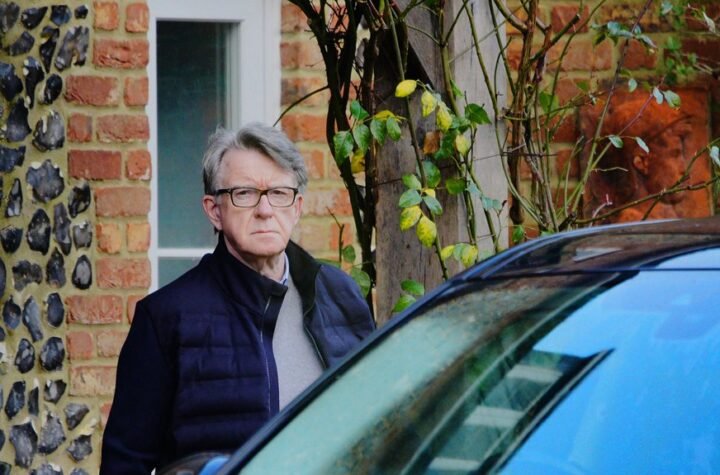 UHAPŠEN LORD MANDELSON Policija mu upala u kuću: Lisice na ruke mu stavili nakon istrage o Epstajnovim dokumentima