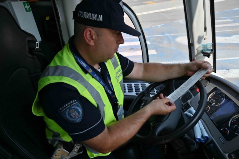 UMOR, ALKOHOL I NEISPRAVNA VOZILA! Alarmantni rezultati kontrole teretnjaka i autobusa: OVO su greške zbog kojih ginu nevini!