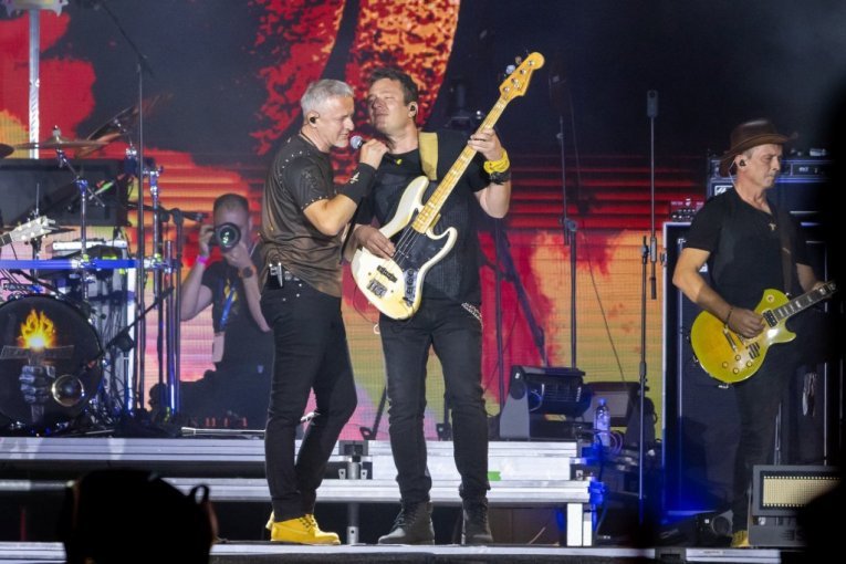 USTAŠKI POZDRAVI, SLIKE TUĐMANA I INCIDENTI! Iz Hrvatske ništa novo - juče se orilo se "Ubij Srbina"