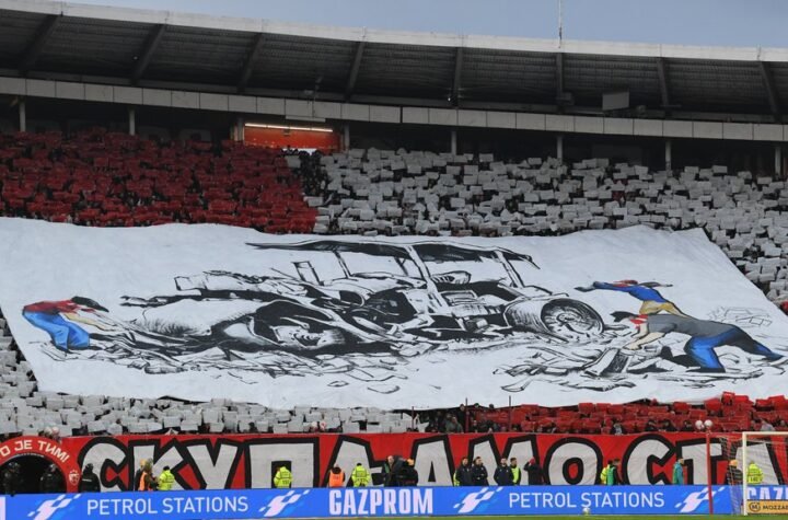 VEČITI DERBI OVAKVU PROVOKACIJU NE PAMTI: Pogledajte kakav su transparent razvile 'Delije'