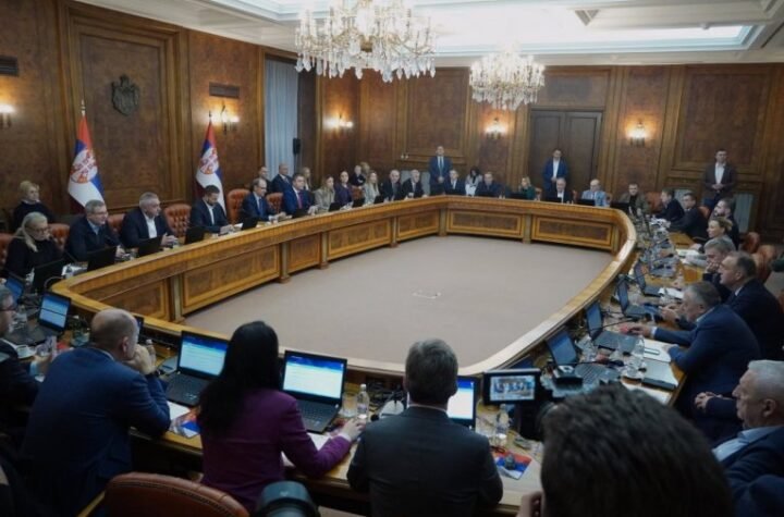 VLADA DONELA HITNU ODLUKU! Evo koja grupa građana NEĆE MORATI DA PLATI januarski račun za STRUJU!