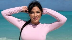 VRELO, VRELIJE, STANIJA DOBROJEVIĆ! Pokazala zanosno telo na luksuznoj jahti, pa stavila svima do znanja da je otvorila NOVO životno poglavlje! Asmin