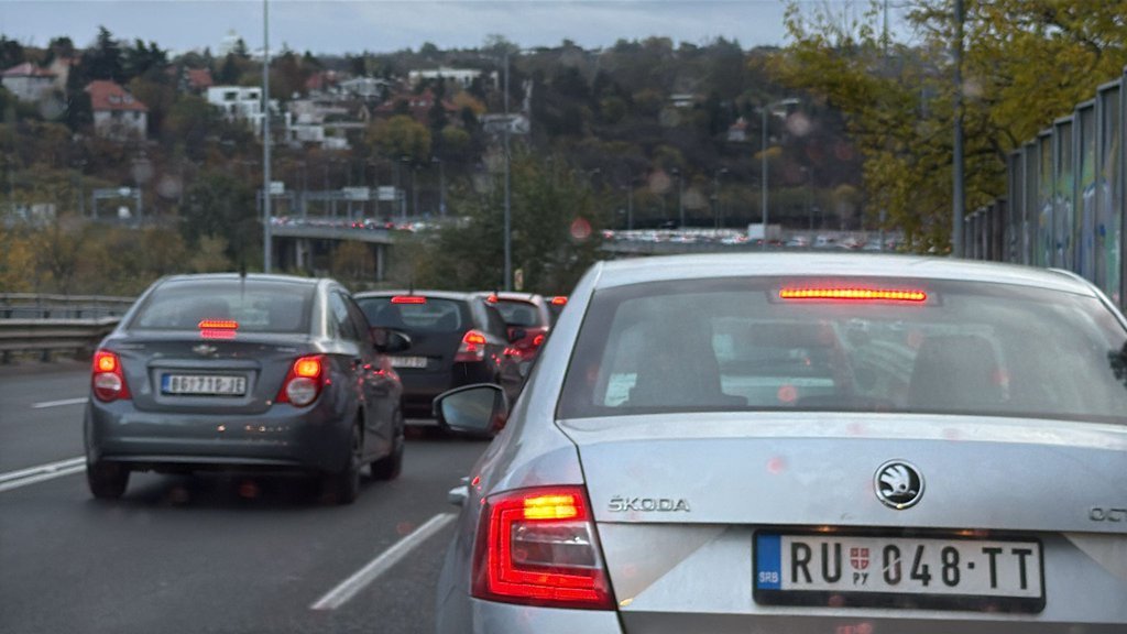 Višečasovna zadržavanja za teretnjake na više prelaza na izlazu iz Srbije