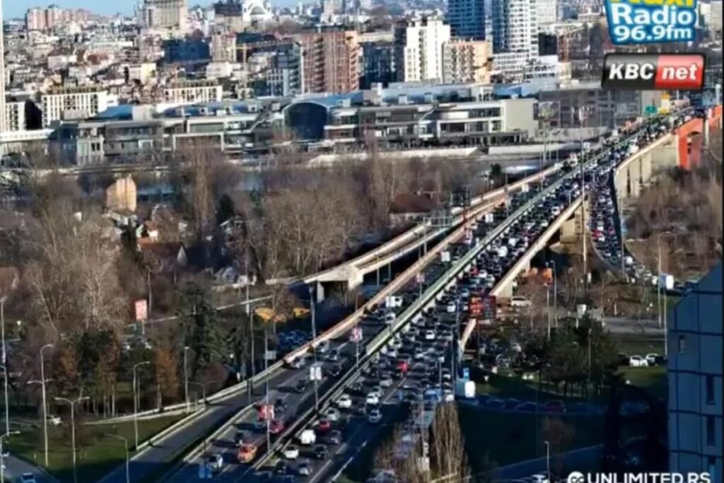 Vozila mile u Beogradu! Opšti kolaps u prestonici, nema gde igla da padne - ove lokacije izbegavajte u širokom luku