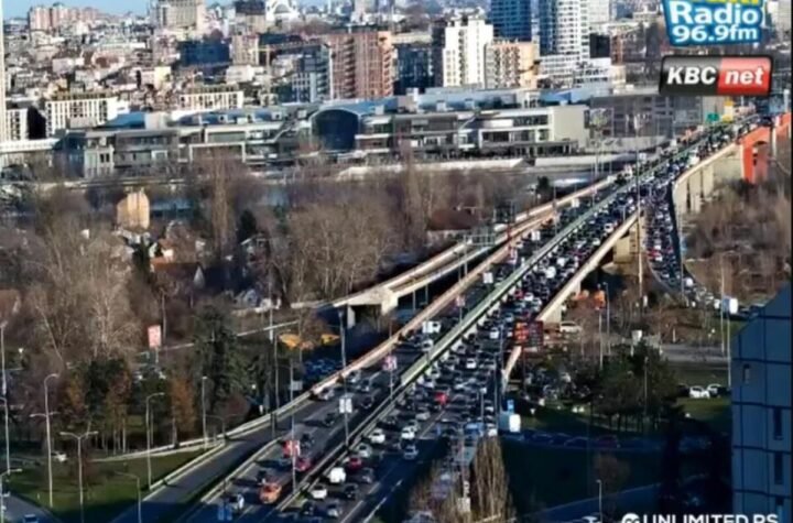 Vozila mile u Beogradu! Opšti kolaps u prestonici, nema gde igla da padne - ove lokacije izbegavajte u širokom luku