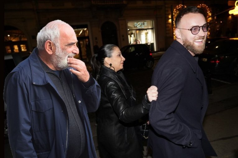 ŽENA NAŠEG PEVAČA OBJAVILA PRVU FOTOGRAFIJU NAKON NJEGOVOG HAPŠENJA! Veselinu Baroviću dopušteno da se brani sa slobode, evo šta je usledilo!