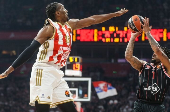 ZVEZDA NAKON ROVOVSKE BITKE SRUŠILA EFES U PAKLU ARENE: Fantastični Batler rafalom trojki nosio crveno-bele do kapitalne pobede