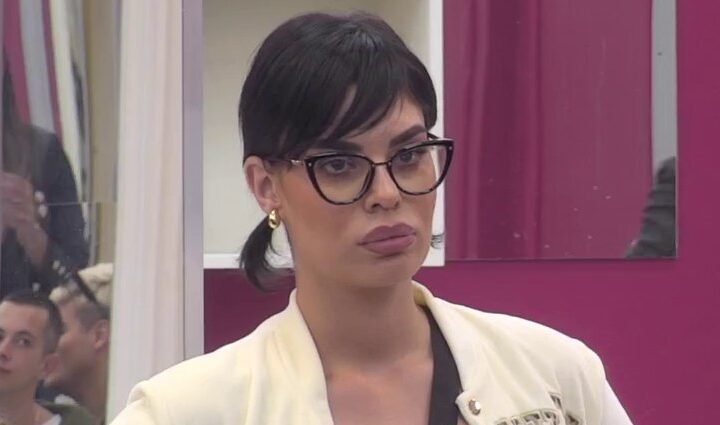 Zvanična odluka Velikog šefa: Žestoka novčana kazna za Minu Vrbaški!